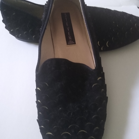 Steven by Steve Madden black and gold flats - Picture 2 of 3